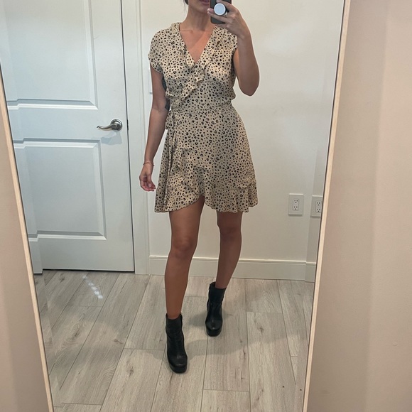 Sunday Best Aritzia Wrap Dress - Picture 1 of 11